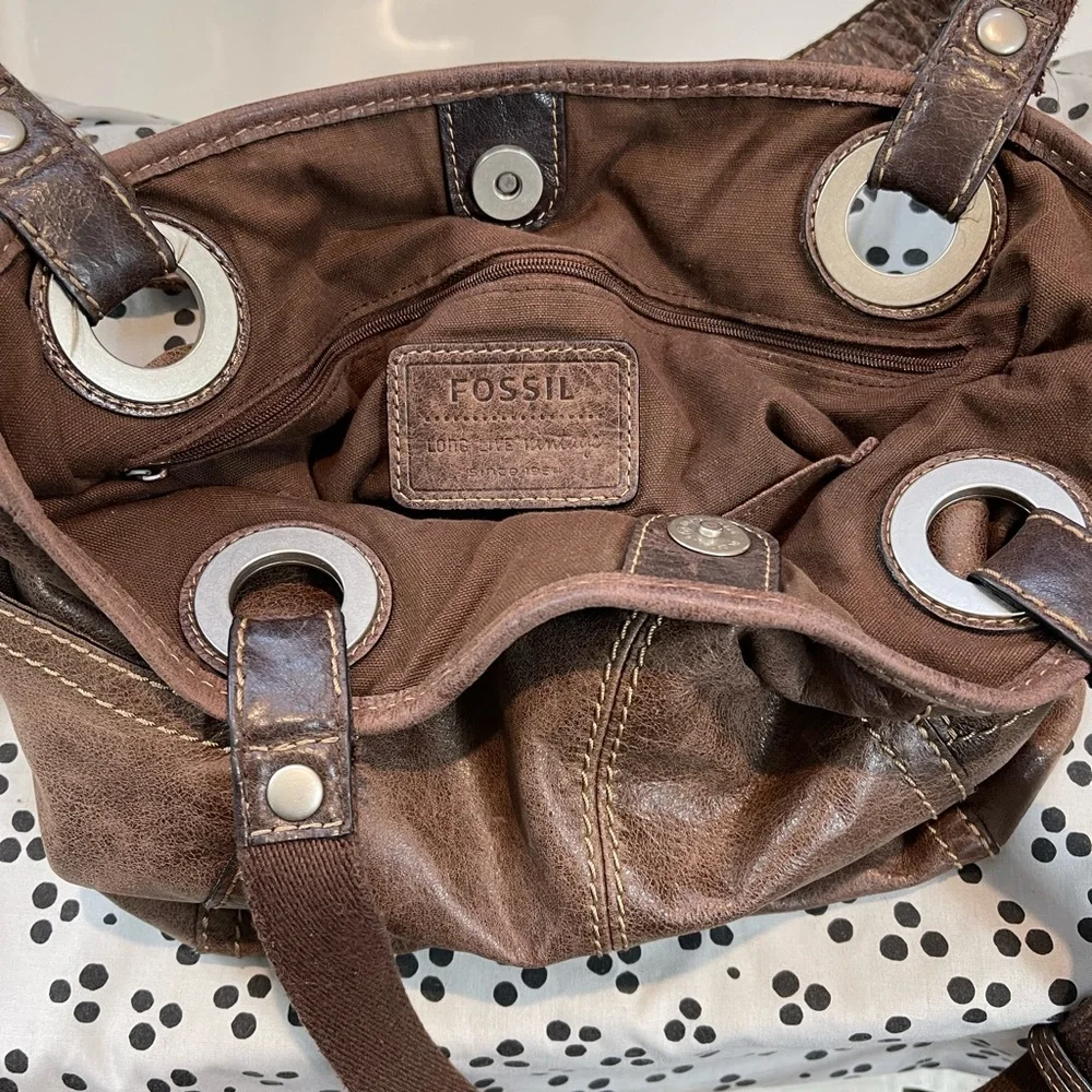 EUC Fossil distressed leather handbag - Picture 13 of 14